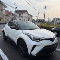 トヨタ　CHR  ハイブリッド　令和3年　の画像