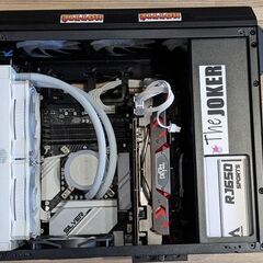 白黒ミックス高性能ゲーミング自作PCの画像