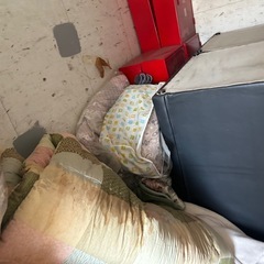 あてものに　布団　座布団　毛布　他大量入荷！早い物勝ち　キレイなものも有りの画像