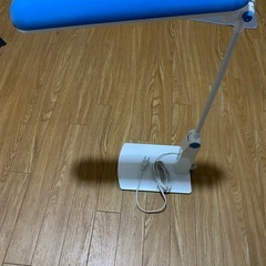 蛍光灯スタンドライトの画像