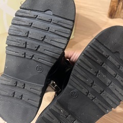 子供ブーツ黒
の画像