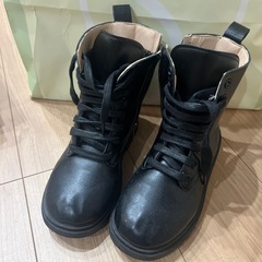 子供ブーツ黒
の画像