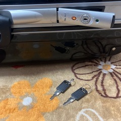 ‼️最終お値下げ‼️大型✨黒色 キャリーケース ⚠️表面にキズあります🙇🏻‍♀️　　の画像