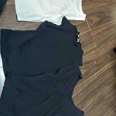 洋服7点　ユニクロ、ZARA、無印、マイストラーダ、GU　　トップス3点、ボトム4点の画像