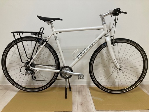 生まれのブランドで RALEIGH（ラレー）クロスバイク RFL 530サイズ 白 (おやま) 東 自転車本体