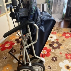 ✨未使用品✨座れる‼️シルバーカー🦼✨の画像