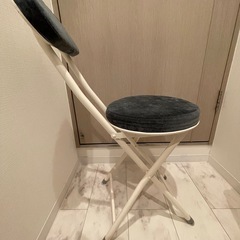 美品　背もたれ折りたたみチェアの画像