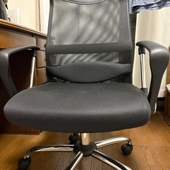 デスクワークの用のチェアの画像