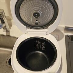 YRCM05H1 ヤマダオリジナル3合炊きマイコンジャー炊飯器 の画像