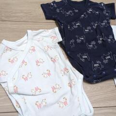 UNIQLO、ユニクロ 犬、うさぎ、猫柄、半袖ボディ 下着 短肌着の代わりに！無地柄　60サイズ洗濯済みの画像
