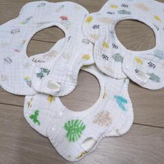 新生児 ベビー小物 エプロン、スタイ ピブ 出産セット⑨3枚セット 男女兼用でも可能かと。洗濯済 妊娠中や出産したての方の画像