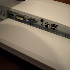 【ほぼ未使用】FUJITSU モニター　24型、1920 x 1200 FUJITSU モニター24型、1920 x 1200 (._.) 学芸大学の周辺機器の