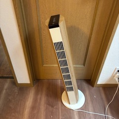タワーファン　木目調　扇風機の画像