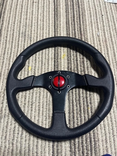 中古 ステアリング momo モモ TYP V36 ホーンボタン付き 取引成立】ステアリングMOMO風MOMOホーンボタン付き (TAS) 新