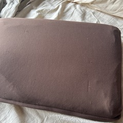 テンピュール　枕　カバー付きの画像