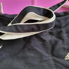 adidasショルダーバックの画像