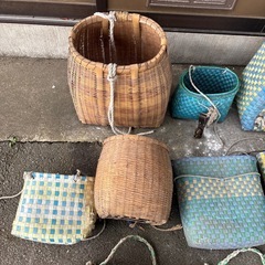 大量カゴの画像