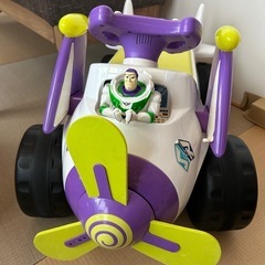 バズ・ライトイヤー　乗り物　足蹴り車 手押し車 ライドオンの画像