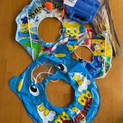 浮き輪、水鉄砲、バドミントン