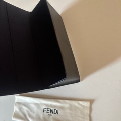 【正規品】FENDI フェンディ サングラスケース クロス付きの画像