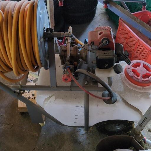 タンクキャリー式動力噴霧器