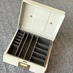 シャチハタ　スチール印鑑ケースの画像