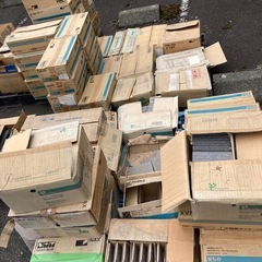 色んなタイル10円〜30円早い物勝ちの画像