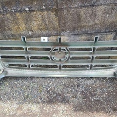 キャデラックエスカレード二代目白サフ仕上げびひの画像