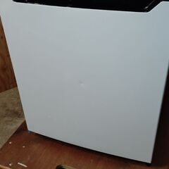 【相模原市中央区田名】美品!! 87L 2ドア冷蔵庫 ハイセンス HR-B95A 2019年製の画像