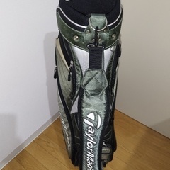 Taylor madeのゴルフバッグの画像