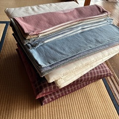 座卓　テーブル　座布団　2卓ありますの画像