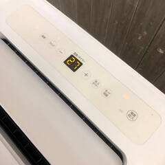 ss7597　 アイリスオーヤマ ポータブルクーラー IPA-3521G 8～12畳 ホワイト リモコン付 キャスター付き 冷房専用 IRIS OHYAMA ウインドウエアコン 窓用エアコン ポータブルエアコン クーラー 室内用 家庭用 冷房 除湿 工事不要 スポットエアコン 中古の画像