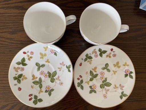 WEDGWOOD ウェッジウッド ワイルドストロベリー カップ ソーサー プレート ティーカップ クープ お皿　23cm