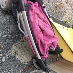 コンパクト三輪ベビーカーの画像