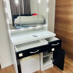 無料でどうぞ シンプル ドレッサー モノクロ 格安での画像