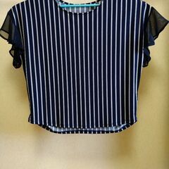 フリル袖トップスの画像