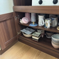 食器棚、キッチン収納、炊飯器など置けますの画像