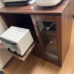 食器棚、キッチン収納、炊飯器など置けますの画像
