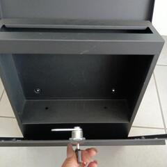 ポスト　メールボックス　未使用の画像