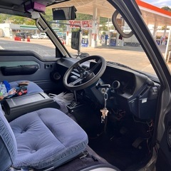 旧車好きにはたまらない角目のハイエースです！の画像