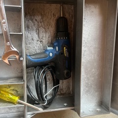 箱つけ電気ドリルの画像