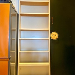 【お譲りします】白の木製ラック／本棚（7段）収納棚の画像