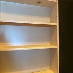 【お譲りします】白の木製ラック／本棚（7段）収納棚の画像