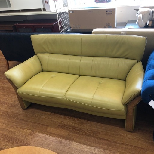 3人掛けソファー　karimoku 変色有り　半革　程度B 黄緑【取りに来れる方限定】