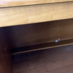 机、椅子の画像