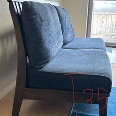 【美品】北欧風 木製フレーム 2人掛けソファ（幅165cm・奥行67cm）※7/17までの画像