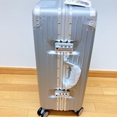 新品未使用品　キャリーケース　　Mの画像
