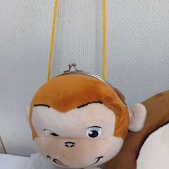 おさるのジョージ　肩掛けがま口ポーチ＆フェイスクッションの画像
