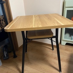 ダイニングテーブル