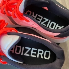 adidas ランニングシューズ26㎝の画像